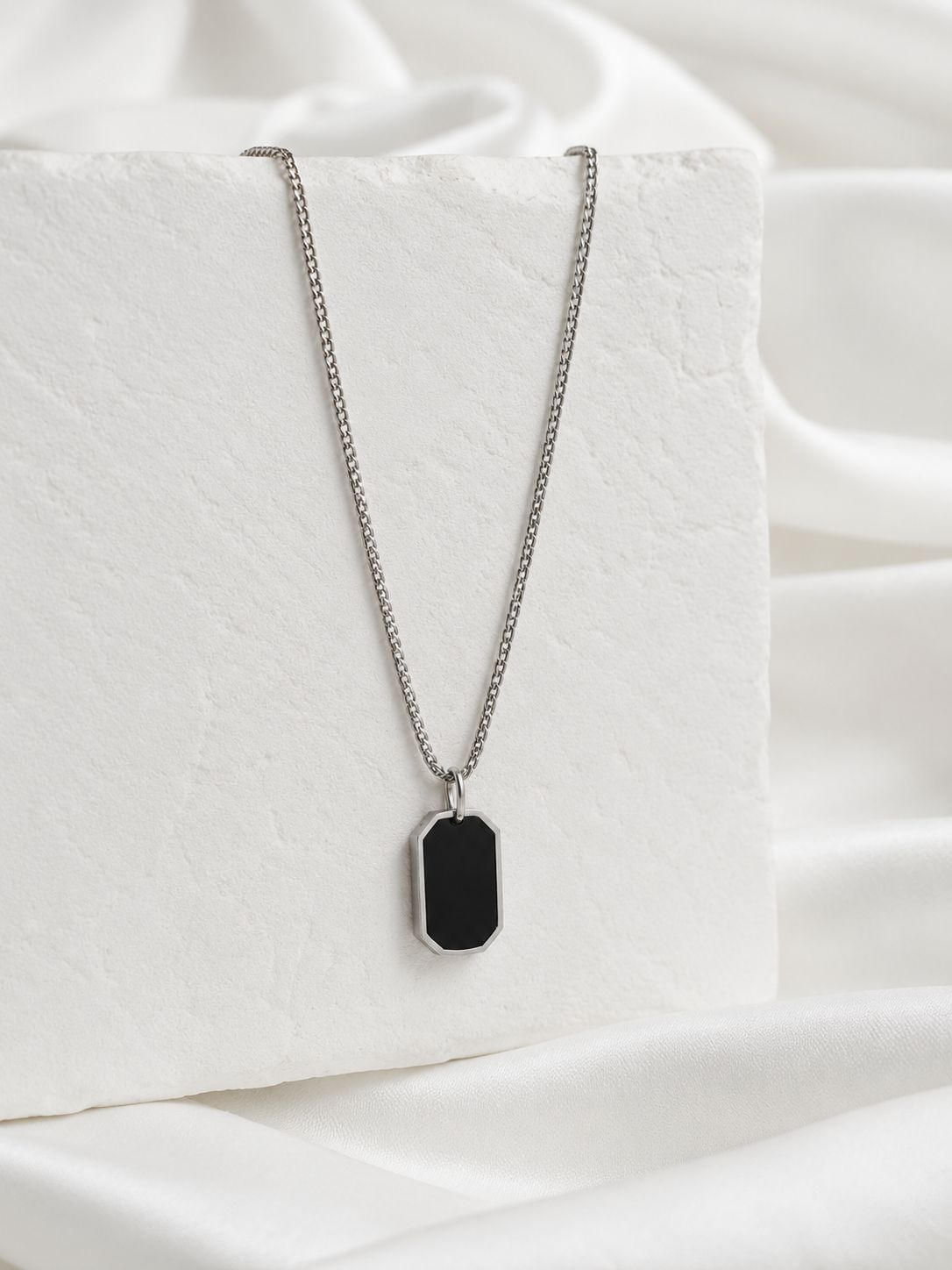 NIGHT & DAWN PENDANT
